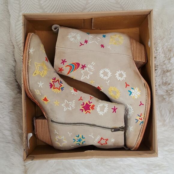 NWT Women's Free People Bowers Embroidered Booties Size 39 - Picture 16 of 16